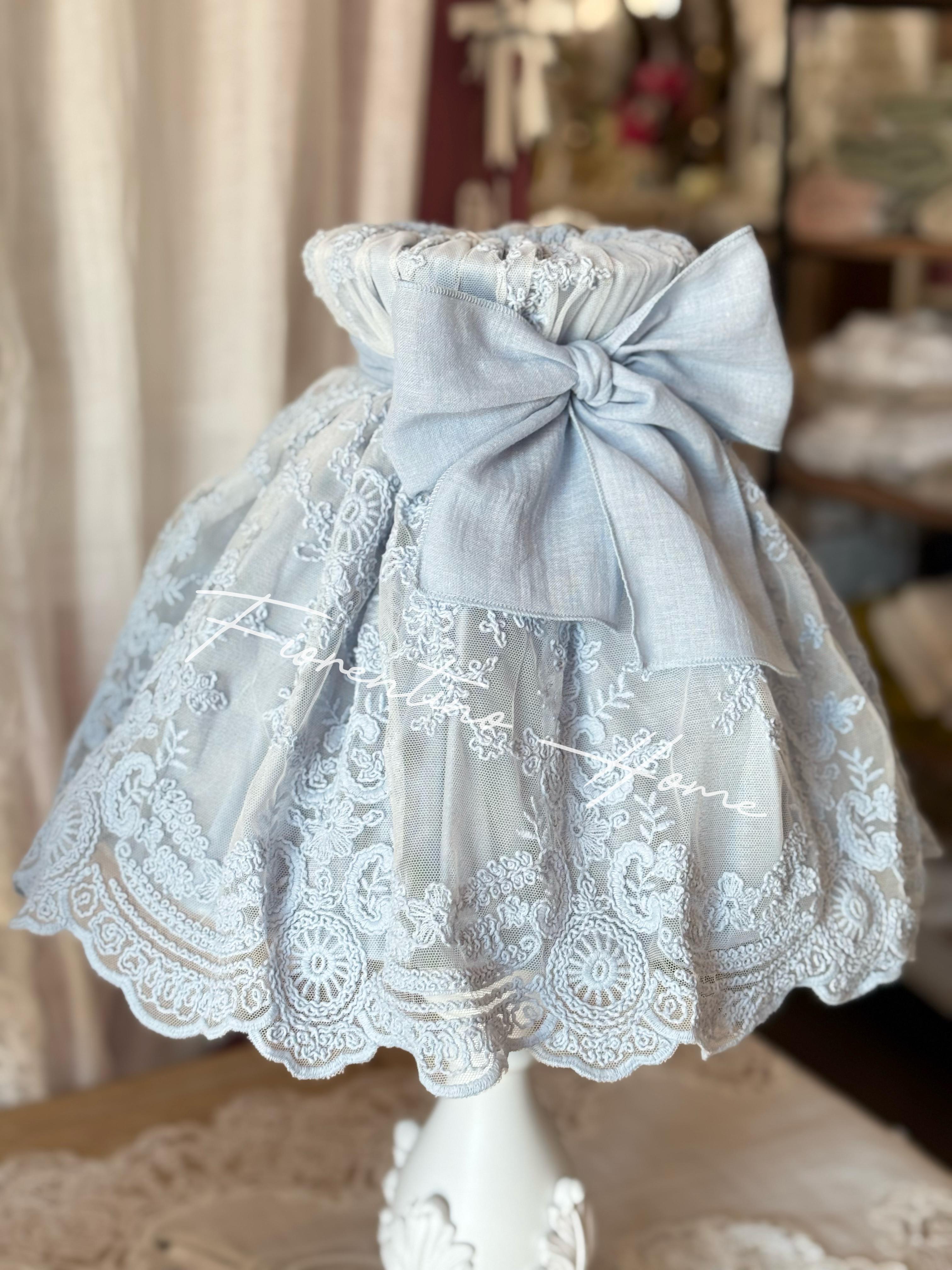 Paralume sartoriale romantico in pizzo Roccoco' - vari colori - diam.35x30 cm - Charme Home Textile